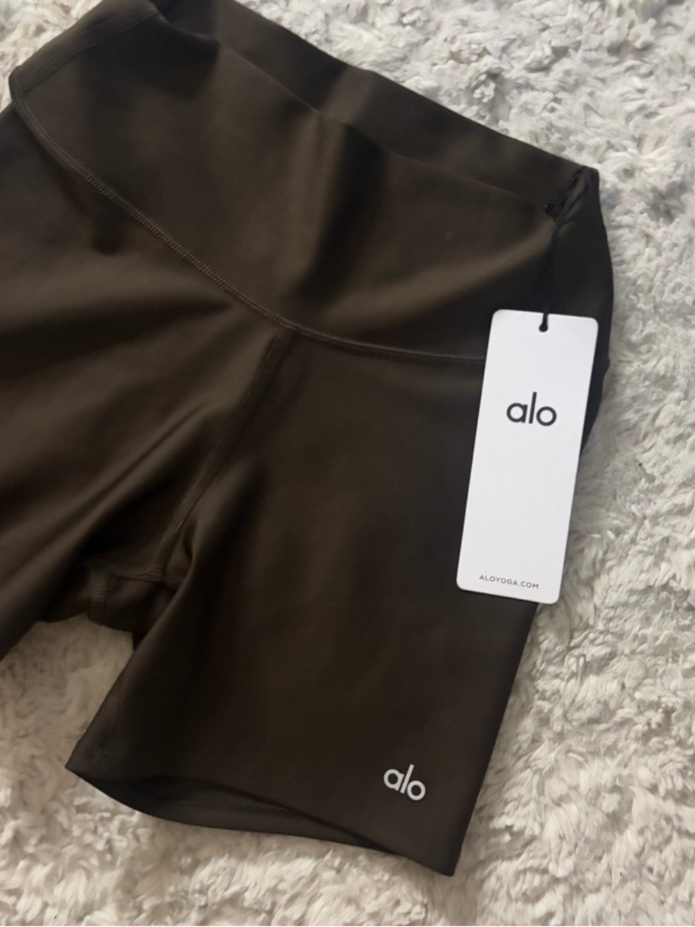 ALO AIRLIFT ENERGY SHORTS - Picture 2 of 6